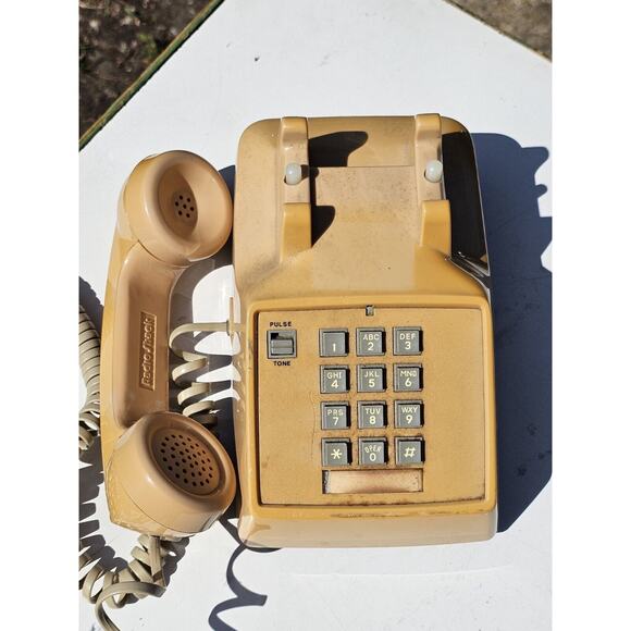 Vintage Radio Shack Model 43-365 Pulse/Tone Desk Phone - Picture 3 of 6